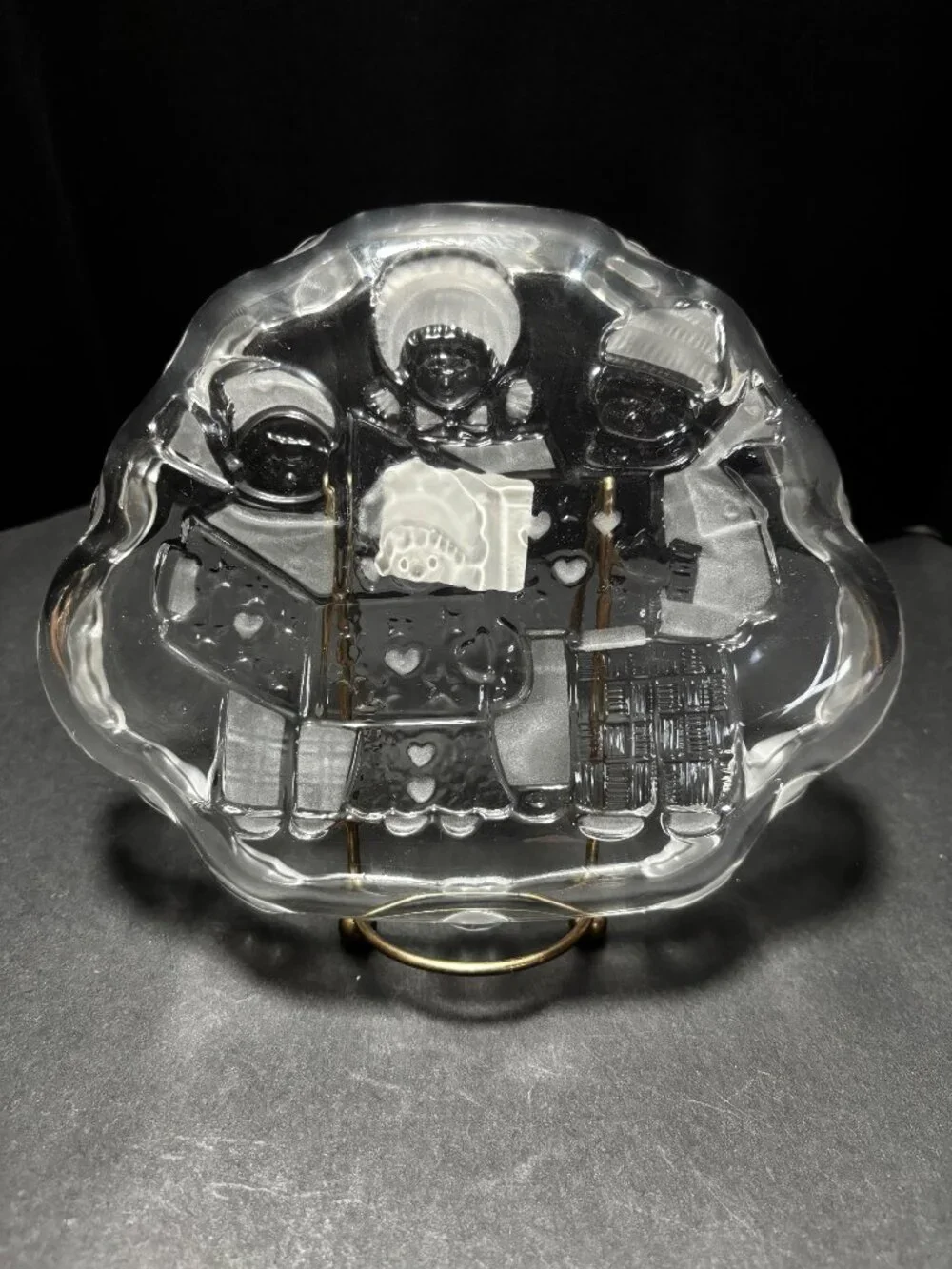 Mikasa Carolers Sweet Dish 8.25